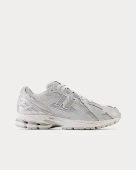 1906D Silver Metalic / White / Crimson Low Top Sneakers