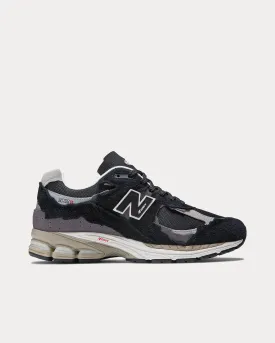 2002rd Black / Concrete / Silver Metallic Low Top Sneakers