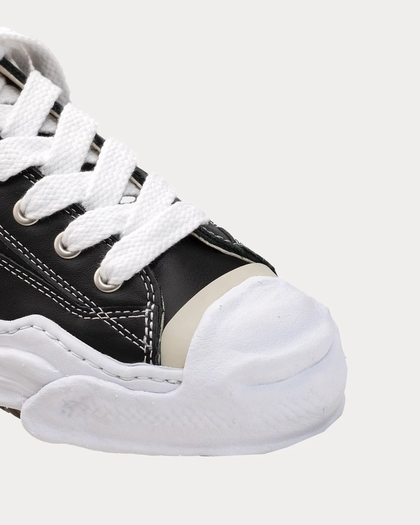 Hank OG Sole Leather Black / White Low Top Sneakers